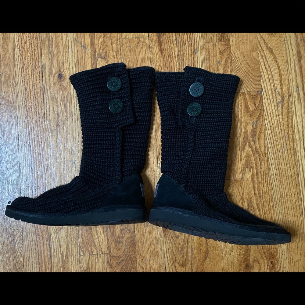 UGG classic  sweater knit Boot w/ buttons
